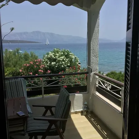 別荘 Lefkada Beachfront ニキアナ