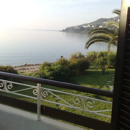 Lefkada Beachfront ニキアナ
